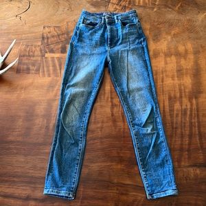 DL 1961 Ultra-High Rise Intrasculpt Skinny Chrissy Ankle